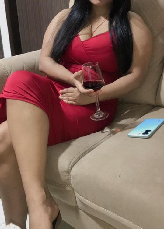hot call girls in Vadodara